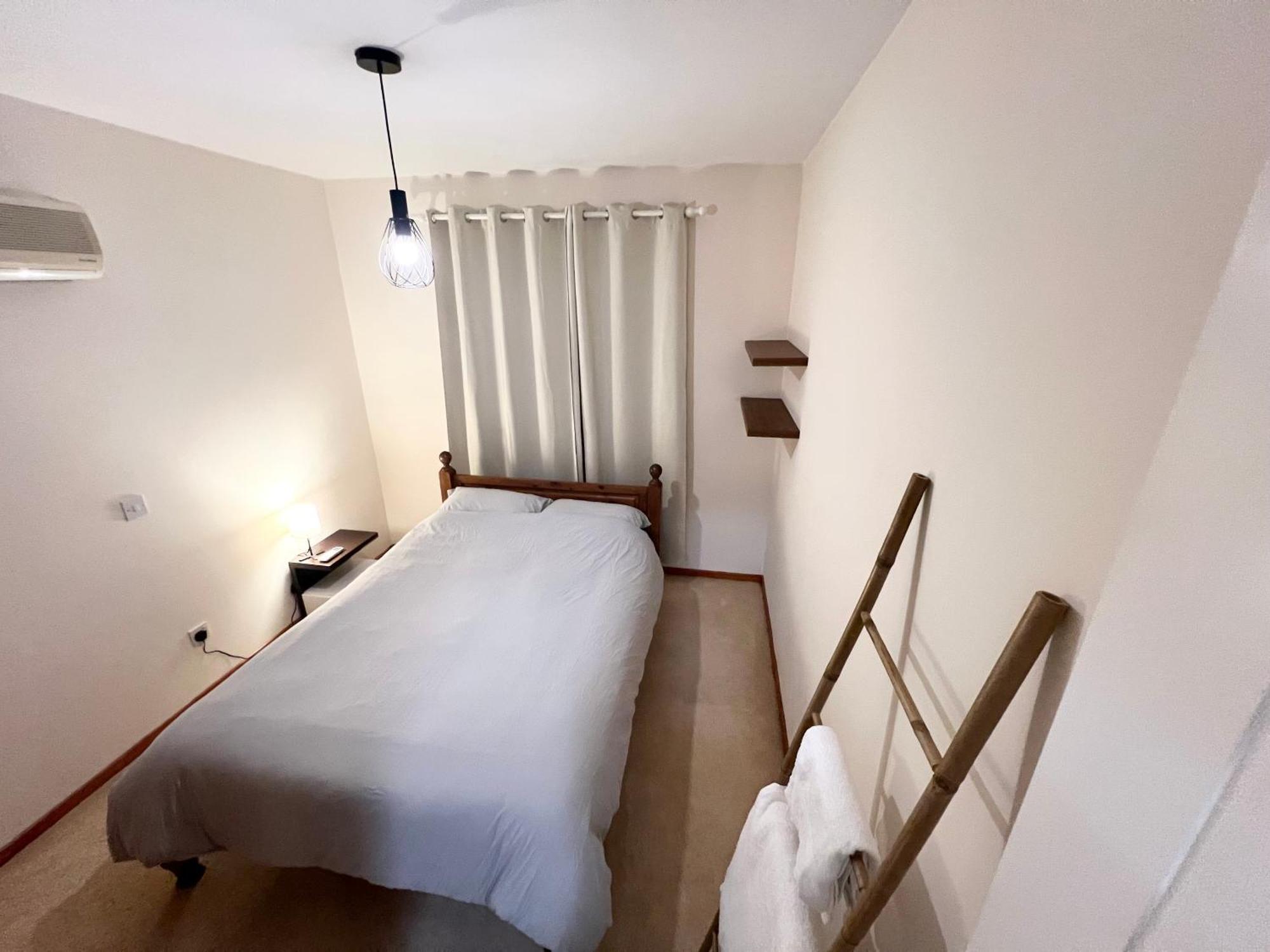 212 Apartment, A 2-Bedroom Escape Paphos Buitenkant foto